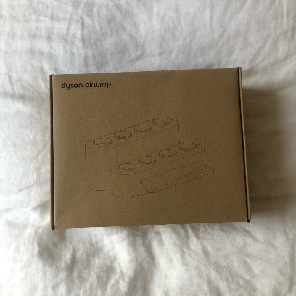 Dyson airwrap stand